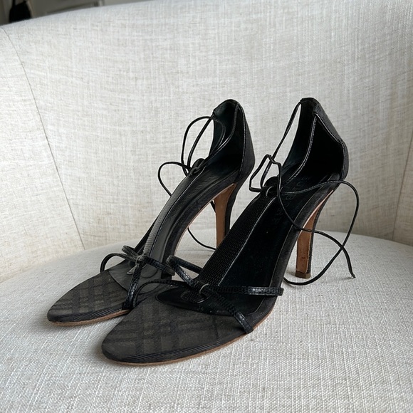 Burberry Shoes - BURBERRY Black Check Snake Skin Heels Size 37/7